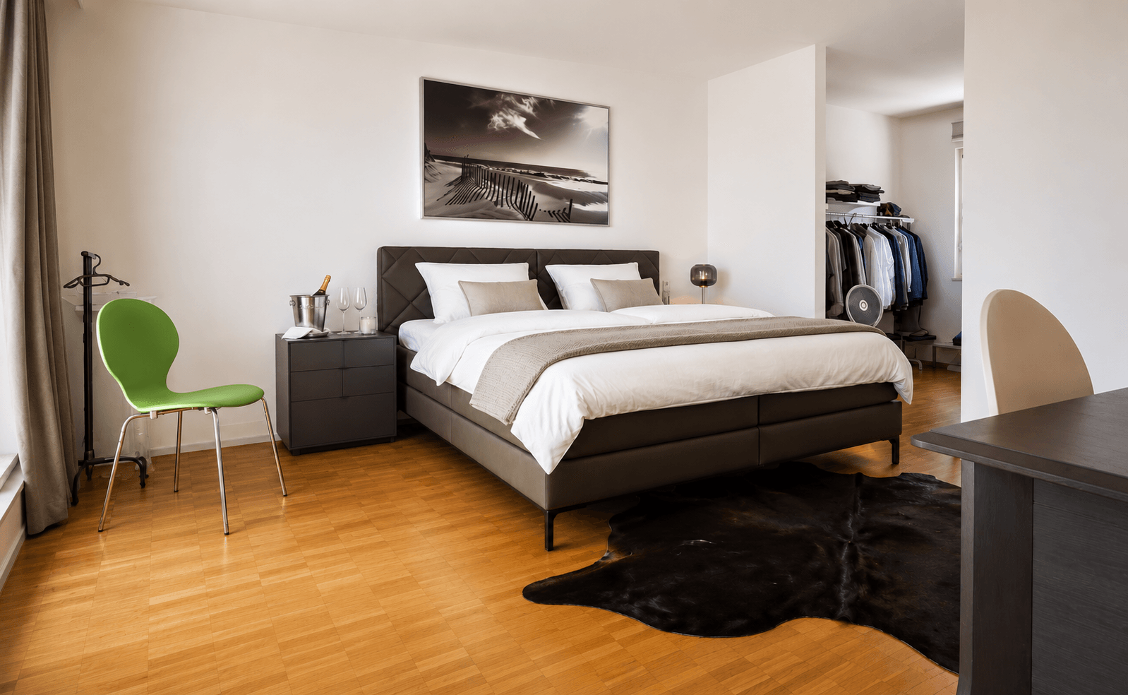 Schlafzimmer DG mit Ankleide