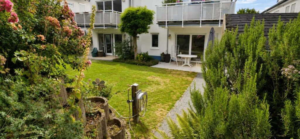 Exklusive Erdgeschosswohnung mit Traumgarten